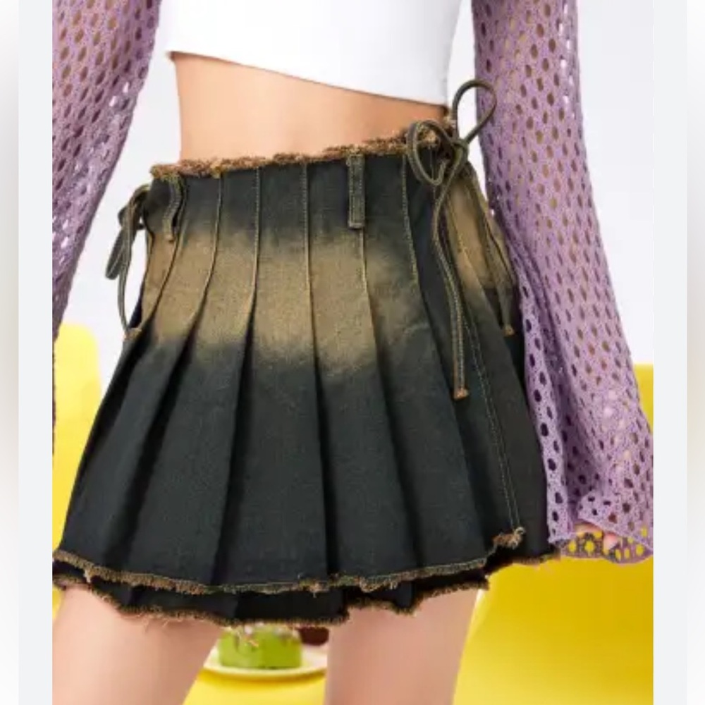 Cider Stylish Denim Washed Raw Hem Pleated Mini Wrap Skirt Y2K